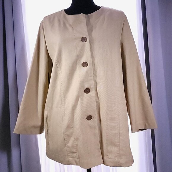 TravelSmith Jackets & Blazers - TravelSmith Women's 4 Button Tan Jacket Size L